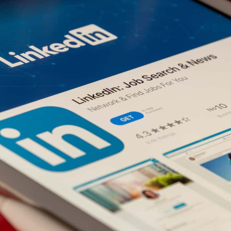 Let a LinkedIn coach help you with your LinkedIn profile